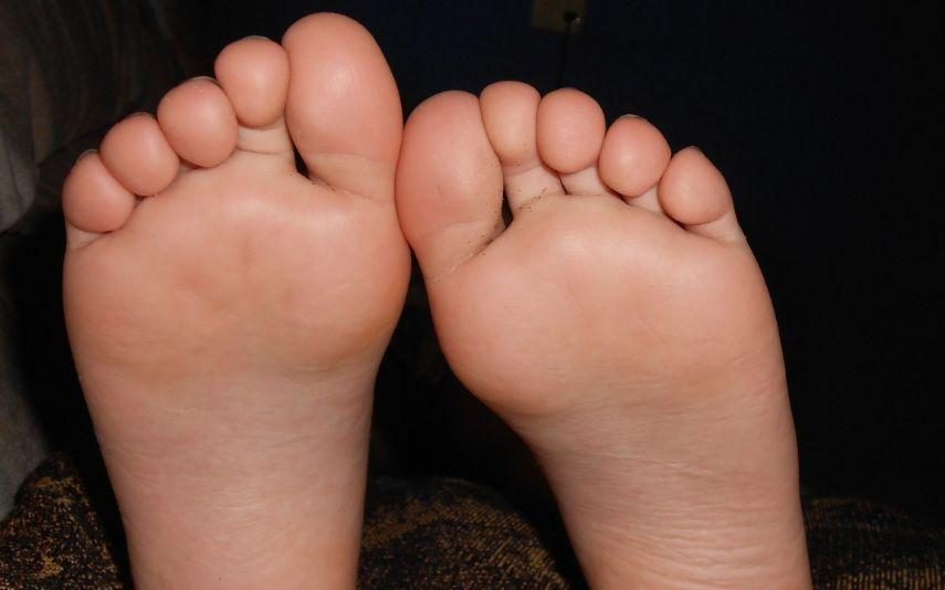 Cinco remédios caseiros para acabar com o odor nos pés