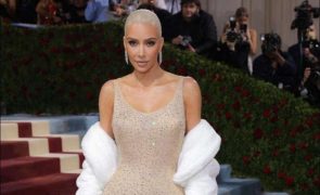 Kim Kardashian fez sexo em local peculiar em homenagem à avó