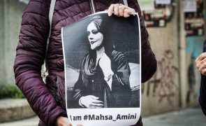 UE sanciona 11 responsáveis e 4 entidades iranianas após morte de Mahsa Amini