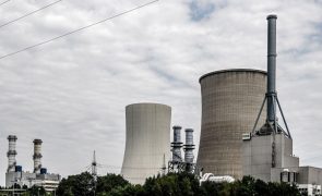 Alemanha prolonga até abril de 2023 funcionamento de centrais nucleares