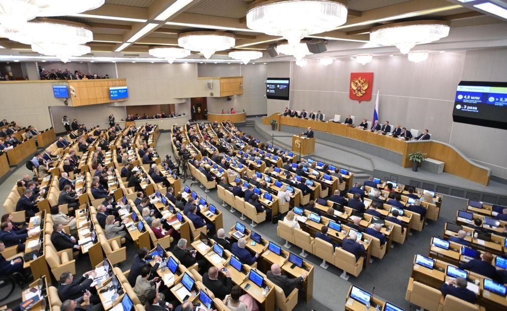 Parlamento russo vai debater proibição total de 