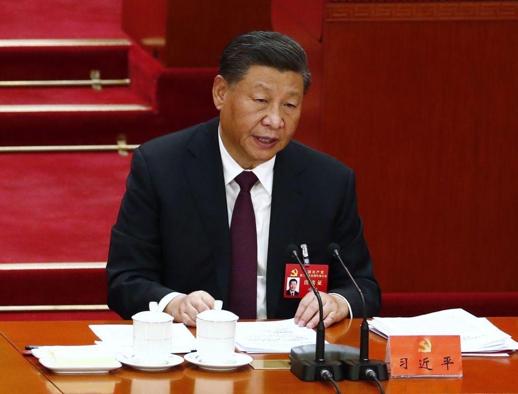 PC Chinês aprova emenda à carta magna que reforça estatuto de Xi Jinping