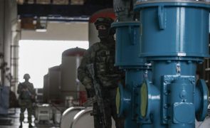 Pró-russos iniciam descarga de água de barragem de Nova Kakhovka para prevenir desastre