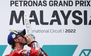 Francesco Bagnaia vence GP da Malásia mas título de MotoGP fica adiado