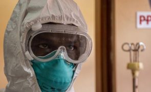 Número de casos de Ébola na capital do Uganda sobe para 14