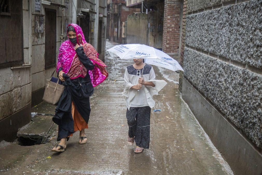 Bangladesh retira 2,5 milhões de pessoas para abrigos devido a ciclone