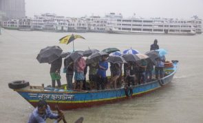 Um milhão de deslocados e pelo menos nove mortos no Bangladesh devido a ciclone