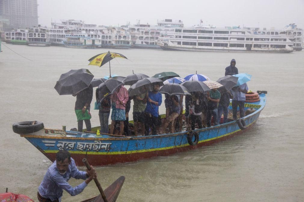 Um milhão de deslocados e pelo menos nove mortos no Bangladesh devido a ciclone
