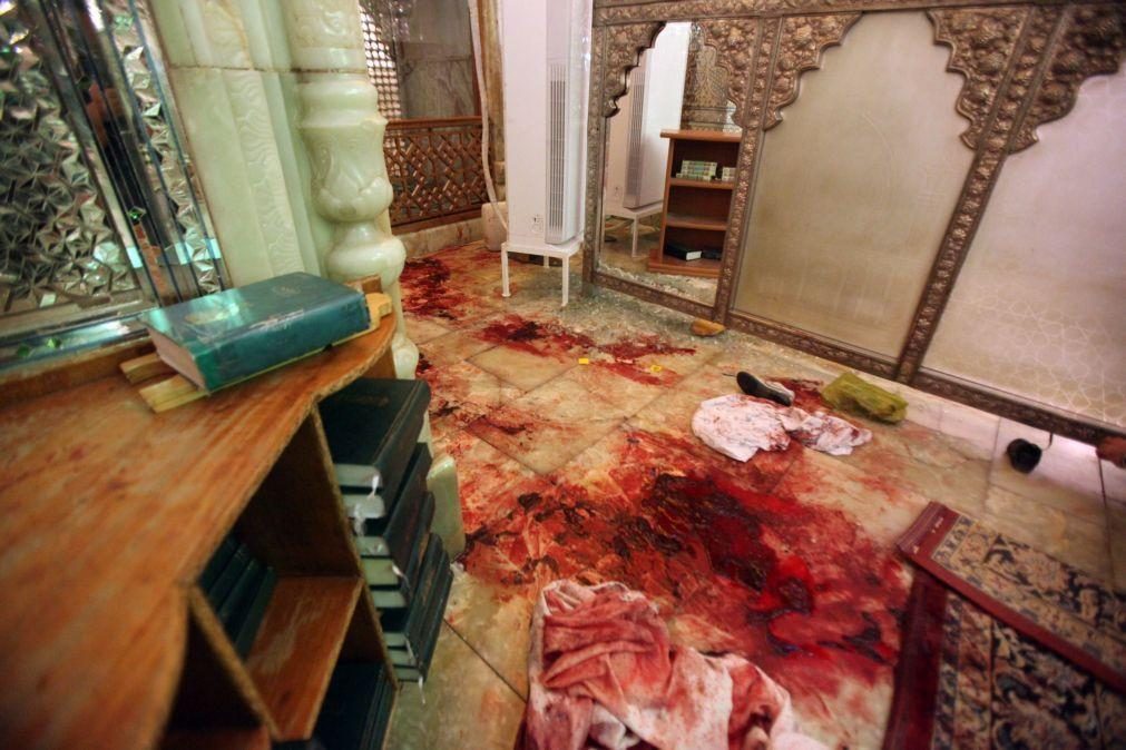 EI reivindica ataque a local sagrado xiita no Irão que fez pelo menos 15 mortos
