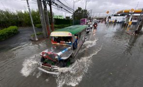 Filipinas baixam de 72 para 45 número de mortos em tempestade tropical