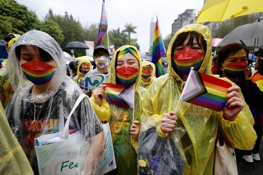 Milhares de pessoas na primeira marcha do orgulho LGBT em Taiwan em dois anos