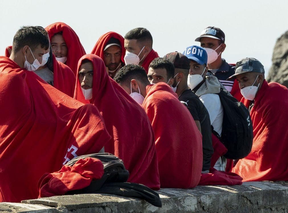 Resgatado barco insuflável com 31 migrantes ao largo de Lanzarote