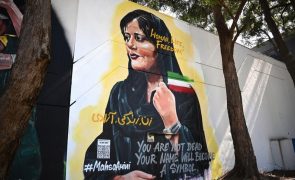 Jornalistas iranianos apelam à libertação de colegas que expuseram caso Amini