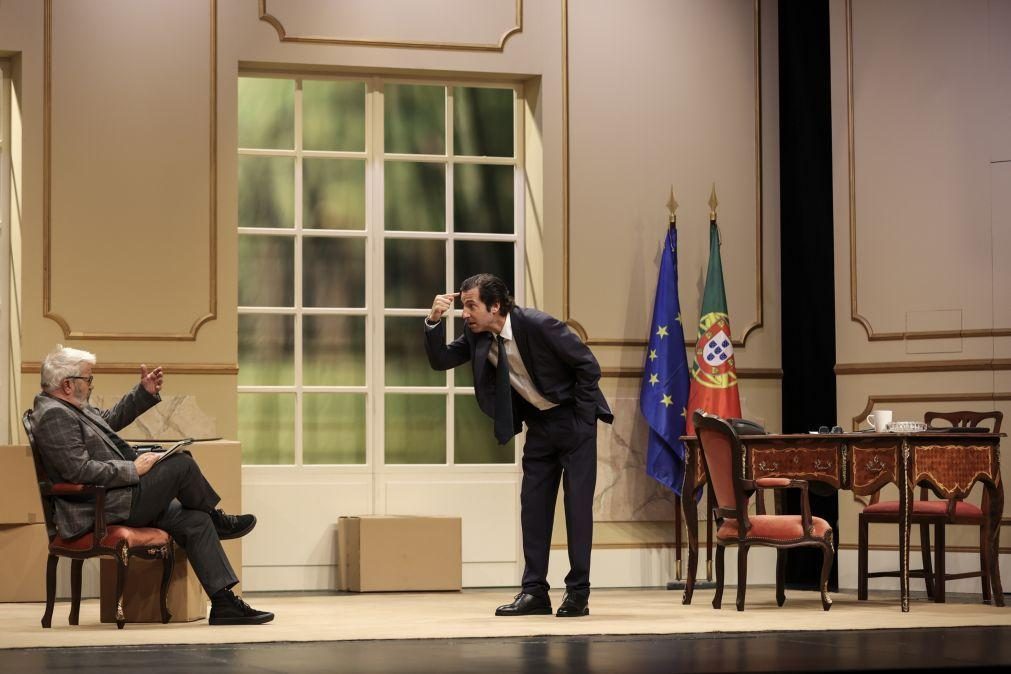 Aldo Lima e José Pedro Gomes juntos em palco no Teatro Villaret em 