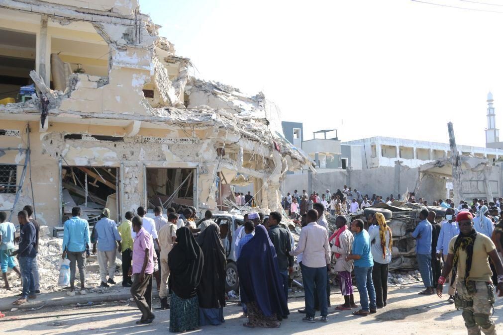 Sobe para 120 número de mortos vítimas de explosões na Somália