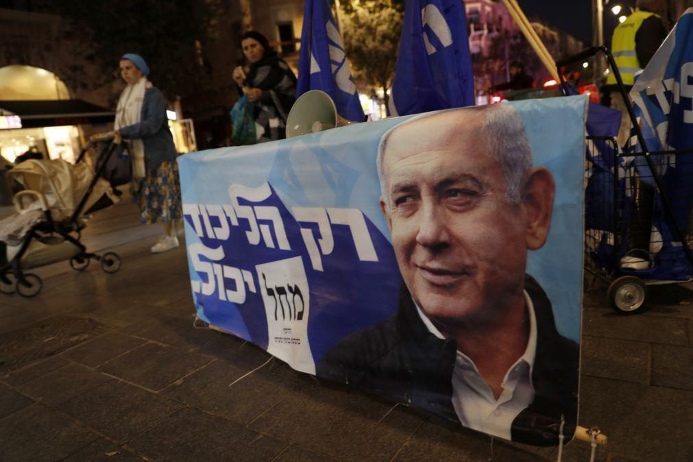 Israel/Eleições: Netanyahu pode hoje voltar ao poder embora acusado de corrupção