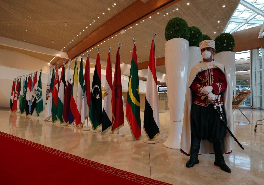 Cimeira da Liga Árabe começa hoje em Argel com muitas crises políticas e militares na agenda