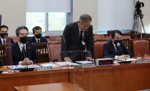 Ministro do Interior sul-coreano pede desculpas por debandada mortal em Seul