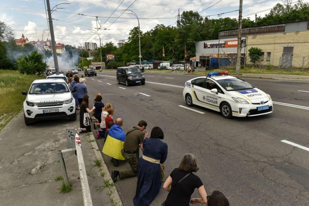 Kiev descobre 34 câmaras de tortura e prisões em territórios libertados