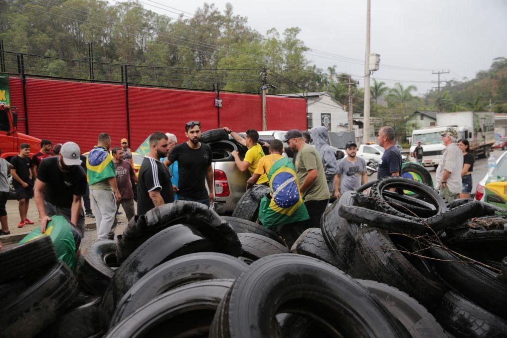 Apoiantes de Bolsonaro provocam tensão na fronteira com o Paraguai
