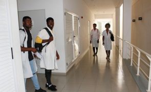 Professores universitários angolanos suspendem greve até fevereiro de 2023