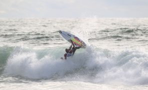 Surfista Frederico Morais eliminado na primeira ronda em Saquarema