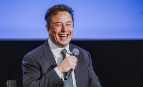 Elon Musk restabelece conta de Donald Trump no Twitter após sondagem