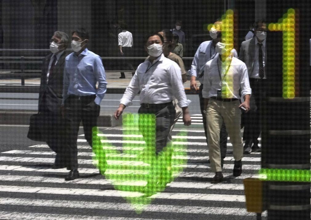 Bolsa de Tóquio abre a perder 2,17%