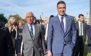 Cimeira Ibérica arranca com honras militares e passeio por Viana do Castelo