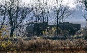 Exército de Putin retira-se de Kherson e Kiev e Ocidente desconfiam