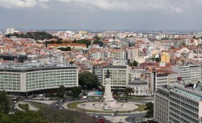 Câmara de Lisboa volta a retirar 'outdoor' do Chega no Marquês de Pombal