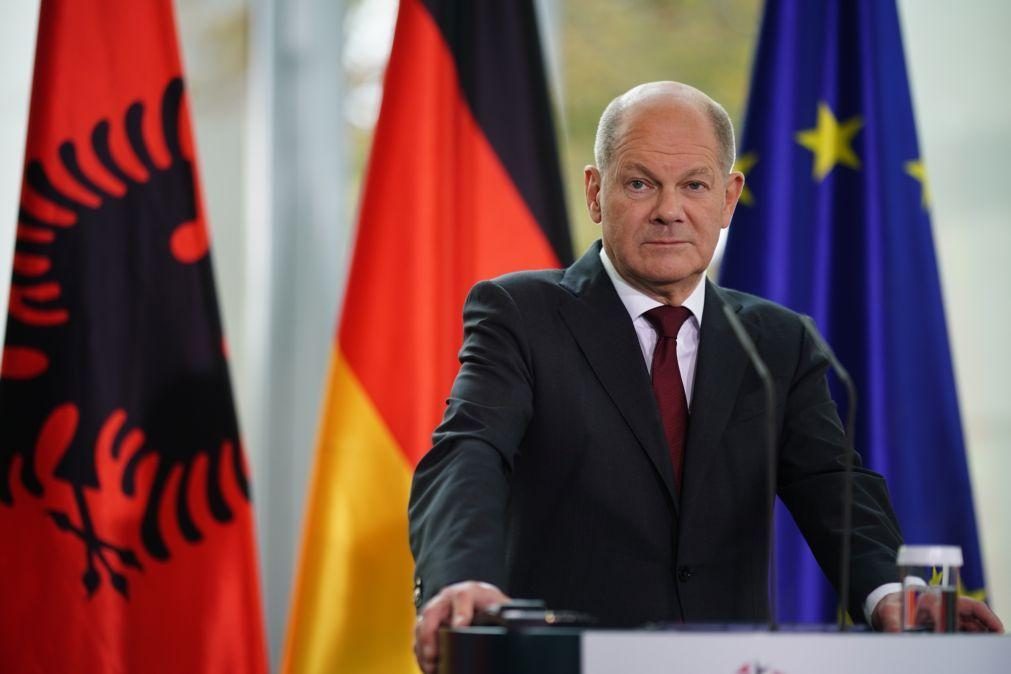 Chanceler alemão apela à Rússia para rejeitar claramente armas nucleares