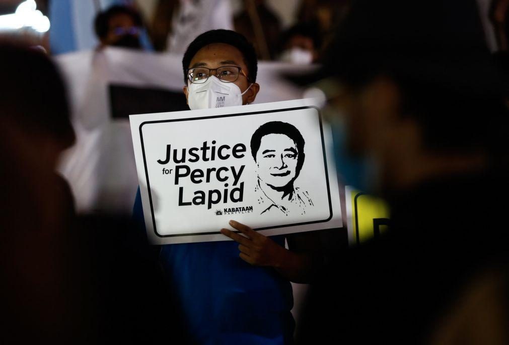 Chefe das prisões das Filipinas acusado de ordenar assassínio de jornalista