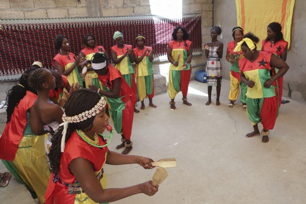 Guineenses na Praia mantêm vivas as tradições para os filhos que nunca conheceram a terra