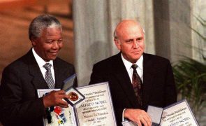 Roubada medalha Nobel atribuída a ex-presidente da África do Sul Frederik de Klerk