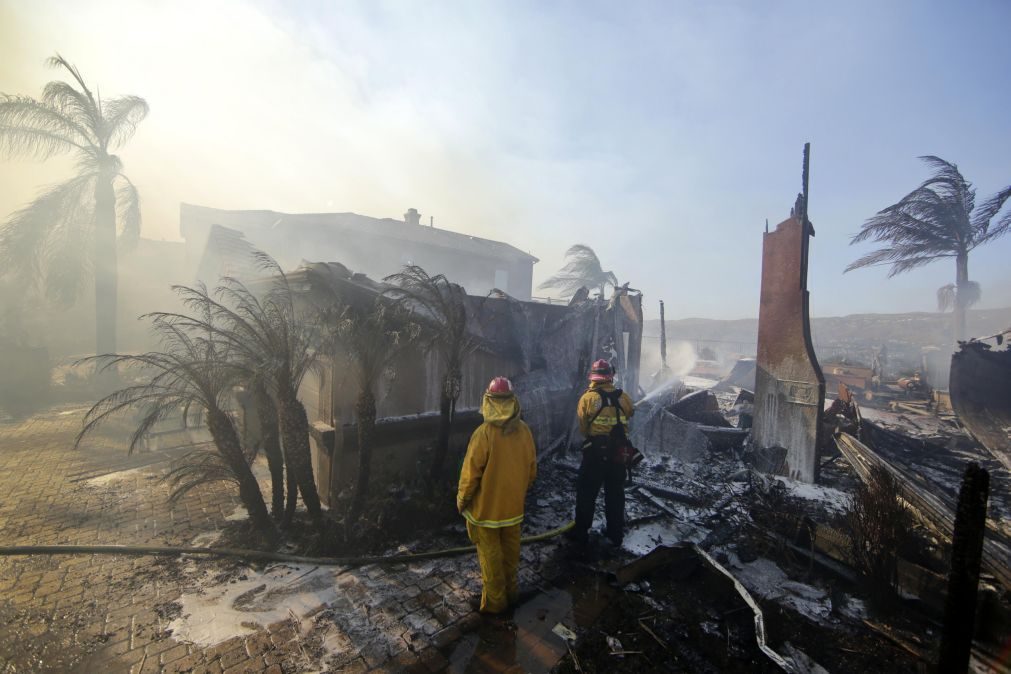 Número de mortos resultantes dos incêndios na Califórnia sobe para 10