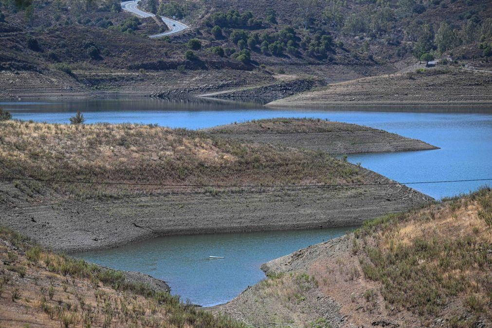 Situação de seca desagravou-se em outubro, em área e intensidade