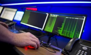 Bruxelas pede mais investimentos na UE em cibersegurança perante ataques russos