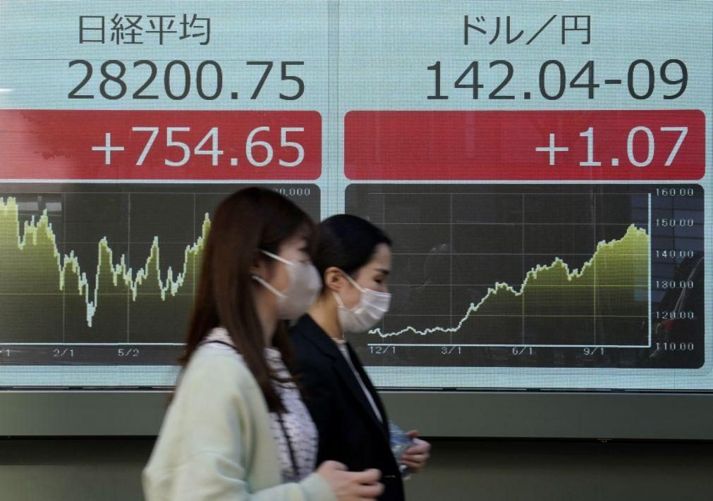 Bolsa de Tóquio ganha 2,98% no fecho