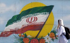Repressão dos protestos no Irão provocou 326 mortos, segundo a ONG Iran Human Rights