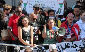 COP27: Centenas de manifestantes juntam-se a irmã de ativista Alaa Abd-El Fattah