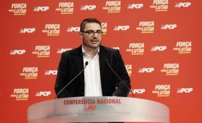Ex-líder parlamentar do PCP João Oliveira defende rutura total com política do PS