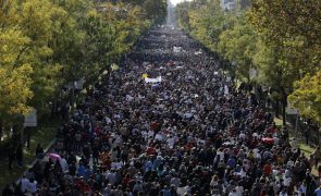 Milhares nas ruas de Madrid em defesa do serviço público de saúde
