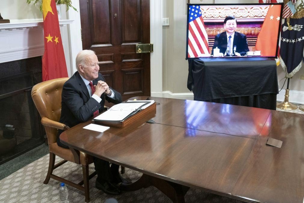 China espera que encontro entre Xi e Biden coloque relação bilateral no caminho certo