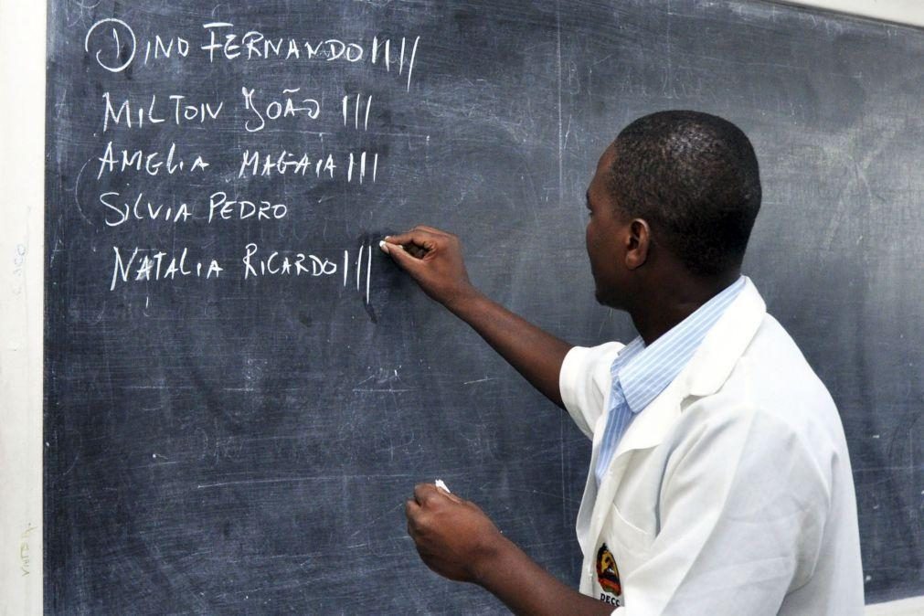 Professores em Moçambique prontos para os exames finais face a ameaças de boicote
