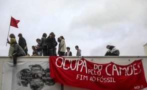 Ativistas aceitam regresso à normalidade no Liceu Camões na terça-feira