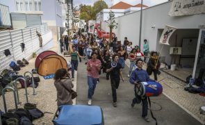 Movimento 'Fim ao Fóssil: Ocupa' assegura ser apartidário e que ocupações foram iniciativa de estudantres