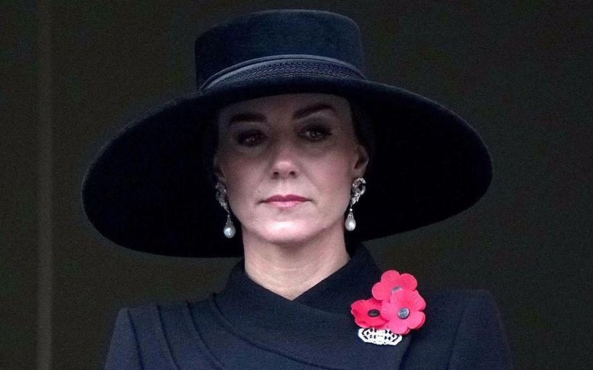Kate Middleton  - As homenagens a lady Di e Isabel II e a pregadeira de 16 mil euros