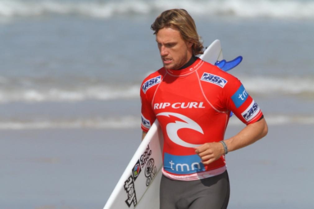 Surfista Chris Davidson abusou sexualmente de filha de amigo
