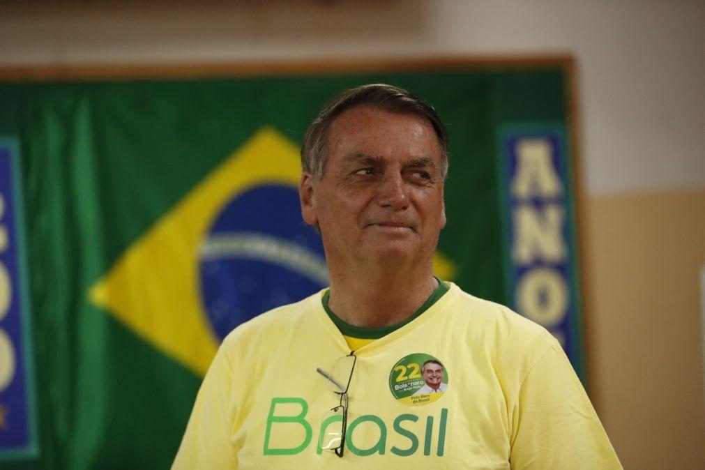 Duas semanas de silêncio de Bolsonaro justificados por doença